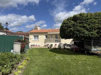 /international/fr/saintes-charente-310107045867/