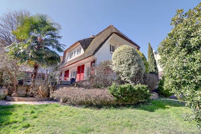 /international/fr/jouy-le-moutier-ile-de-france-310100859508/