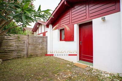 /international/fr/saint-pee-sur-nivelle-aquitaine-310119927814/