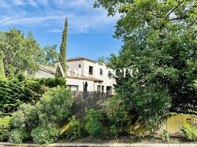 /international/fr/rochefort-du-gard-languedoc-roussillon-310107920810/