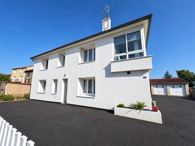 /international/fr/saint-christophe-sur-dolaison-auvergne-310110072618/