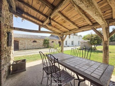 /international/fr/cholet-pays-de-la-loire-310108995405/