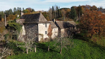 /international/fr/campouriez-midi-pyrenees-310107534282/