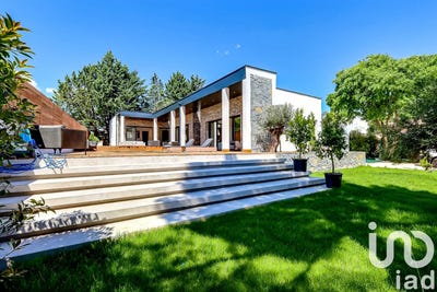 /international/fr/garrigues-sainte-eulalie-languedoc-roussillon-310106682564/