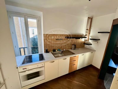 /international/fr/lezignan-corbieres-languedoc-roussillon-310108899283/