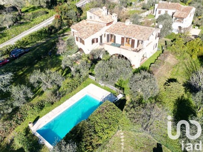 /international/fr/le-broc-provence-alpes-cote-d-azur-310097617480/