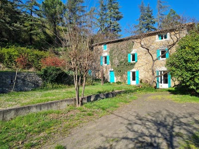 /international/fr/anduze-languedoc-roussillon-310106999252/