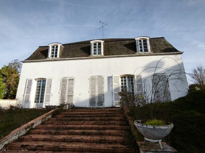 /international/fr/charny-oree-de-puisaye-burgundy-310107773993/
