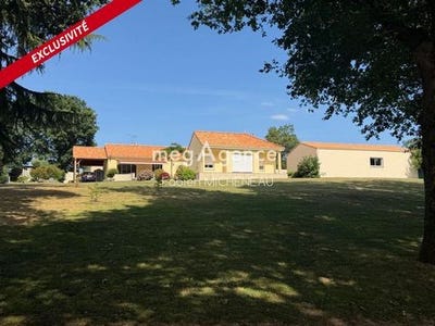 /international/fr/les-landes-genusson-pays-de-la-loire-310109079701/