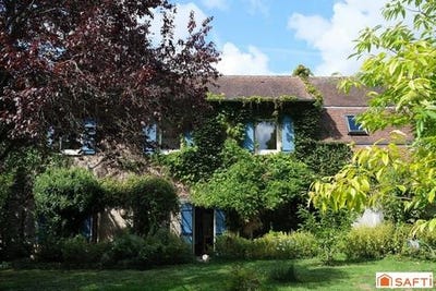 /international/fr/villeneuve-sur-yonne-burgundy-310108136920/