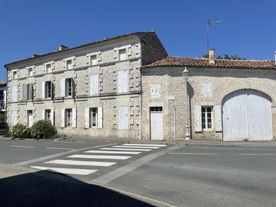 /international/fr/matha-charente-310105164419/