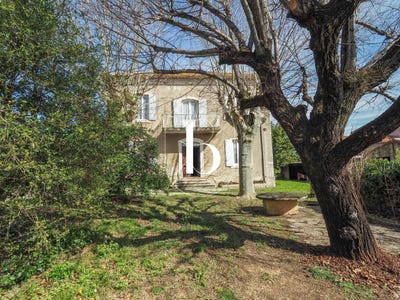/international/fr/uzes-aquitaine-310108314502/
