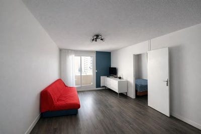 /international/fr/clermont-ferrand-auvergne-310105406982/