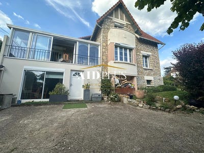 /international/fr/saint-leu-la-foret-ile-de-france-310099733136/