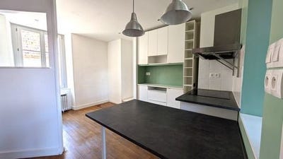 /international/fr/l-isle-sur-serein-burgundy-310101376699/?lang=zh-cn