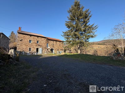 /international/fr/clavieres-auvergne-310106799269/