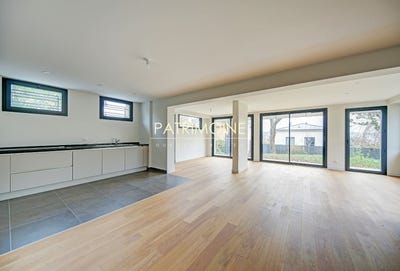/international/fr/suresnes-ile-de-france-310108633594/