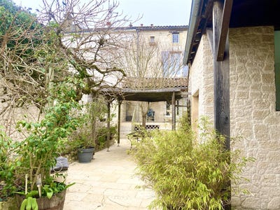 /international/fr/issigeac-aquitaine-310106289555/