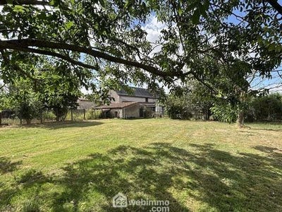/international/fr/4-le-bois-de-l-essart-la-puye-charente-310099075429/