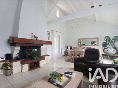 /international/fr/mauleon-charente-310106993610/