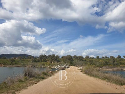 /international/fr/sainte-lucie-de-porto-vecchio-corsica-310100604390/