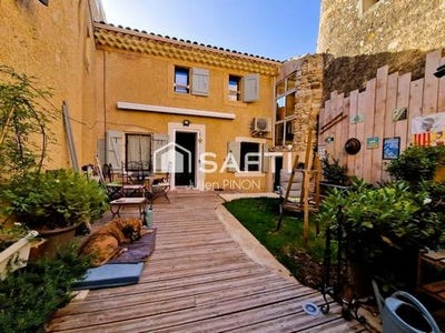 /international/fr/rustrel-provence-alpes-cote-d-azur-310100016254/
