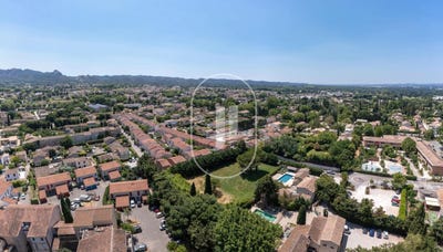 /international/fr/saint-remy-de-provence-provence-alpes-cote-d-azur-310101182783/?lang=en