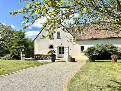 /international/fr/amboise-centre-val-de-loire-310098943438/