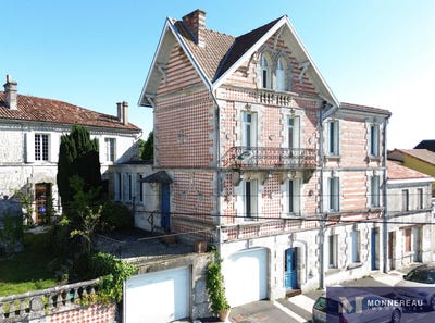 /international/fr/barbezieux-saint-hilaire-charente-310107744525/