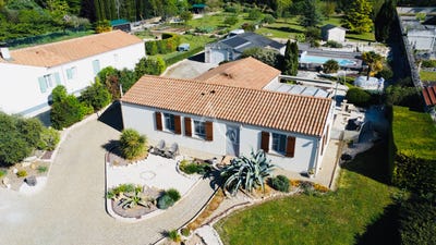 /international/fr/gemozac-charente-310105012423/