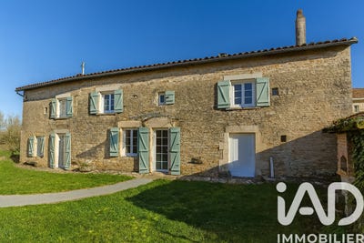 /international/fr/villefagnan-charente-310105892338/