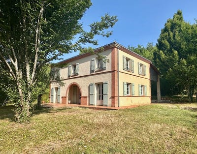 /international/fr/auch-midi-pyrenees-310109076582/?lang=pt