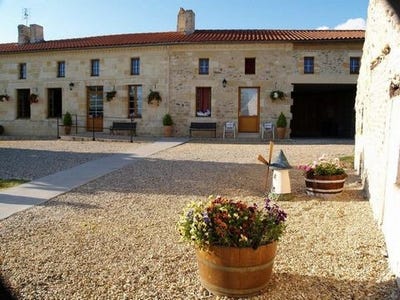 /international/fr/saint-savin-aquitaine-310098842402/