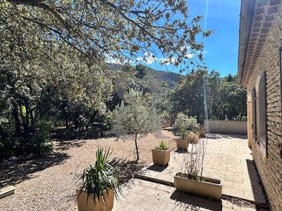 /international/fr/gordes-provence-alpes-cote-d-azur-310101283320/