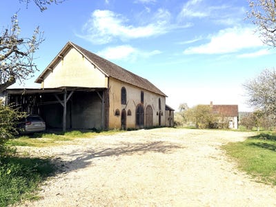 /international/fr/charny-oree-de-puisaye-burgundy-310108278131/