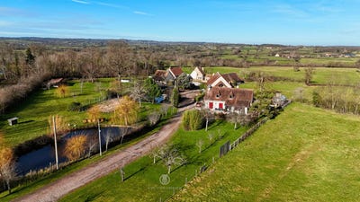 /international/fr/moulins-auvergne-310105342022/