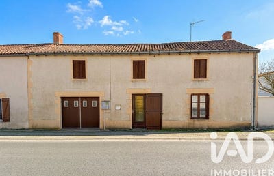 /international/fr/la-ferriere-en-parthenay-charente-310107557005/