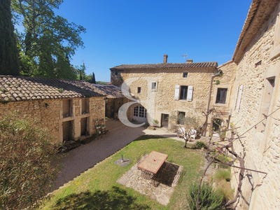 /international/fr/grignan-rhone-310108677329/?lang=th