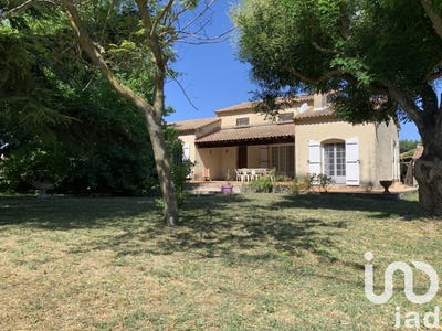 /international/fr/pujaut-languedoc-roussillon-310100537759/