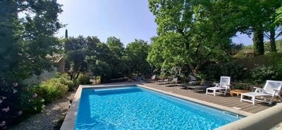 /international/fr/venasque-provence-alpes-cote-d-azur-120097028585/