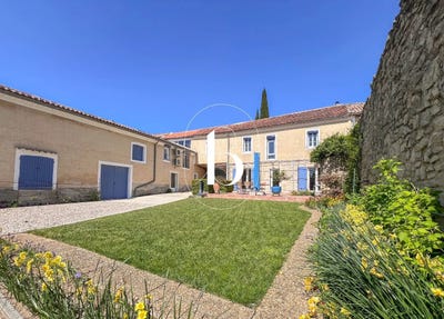 /international/fr/goudargues-languedoc-roussillon-310107773045/