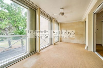 /international/fr/la-rochelle-charente-310120032915/