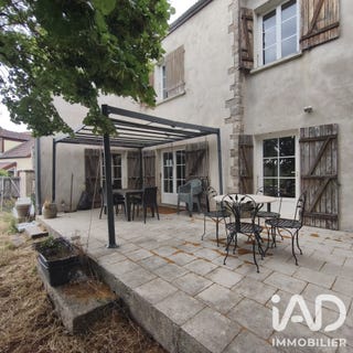 /international/fr/la-roche-en-brenil-burgundy-310108892858/