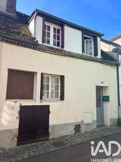 /international/fr/joigny-burgundy-310108046595/