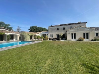 /international/fr/la-rochelle-franche-comte-310108156253/