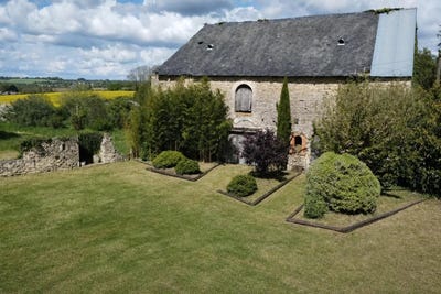 /international/fr/saint-ouen-en-champagne-pays-de-la-loire-310108138143/