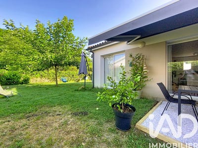 /international/fr/pujols-sur-ciron-aquitaine-310108419493/