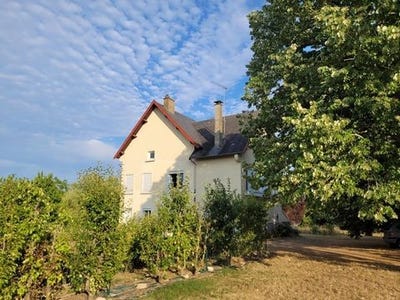 /international/fr/valigny-auvergne-310101383914/?lang=en