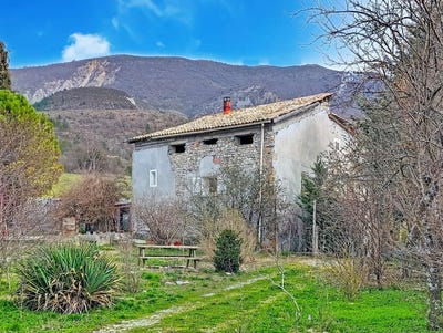 /international/fr/thoard-provence-alpes-cote-d-azur-310107969138/
