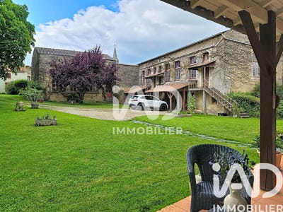 /international/fr/thenezay-charente-310108180591/